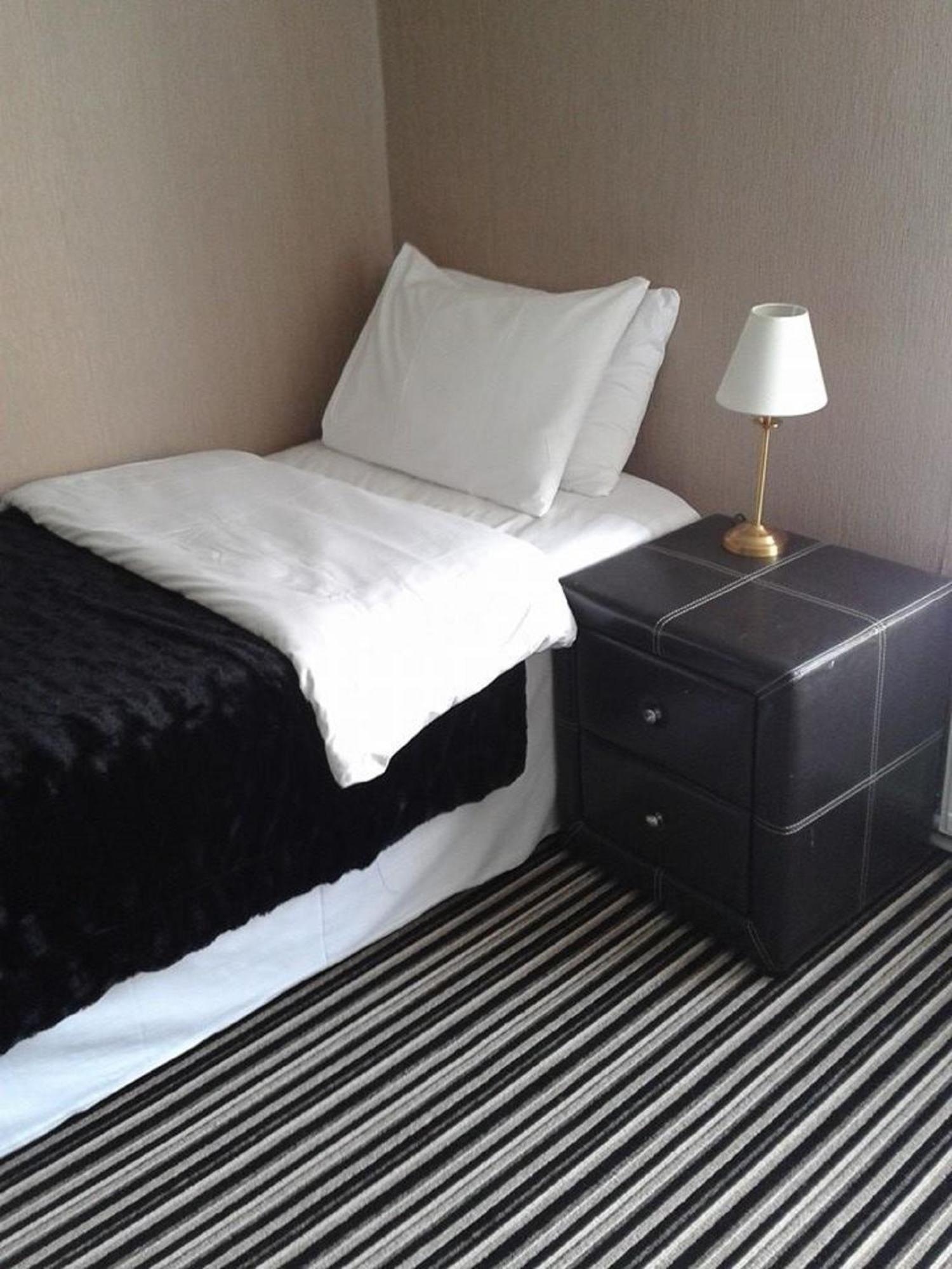Amber Guesthouse Derby Værelse billede